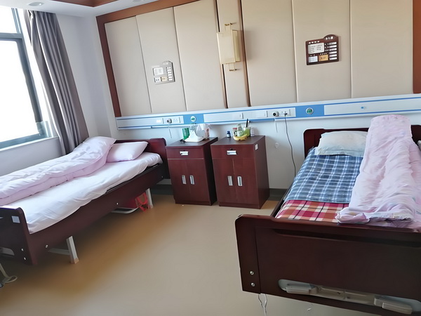 凤惊鸾：丑女当自强